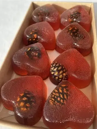 Мармелад "Сердце" с сосновой шишкой в крафтовой коробке, 110г Мармелад "Сердце" с сосновой шишкой в крафтовой коробке, 110г